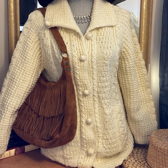 Like new MINNETONKA genuine leather fringe shoulder bag in cognac - Picture 2 of 15